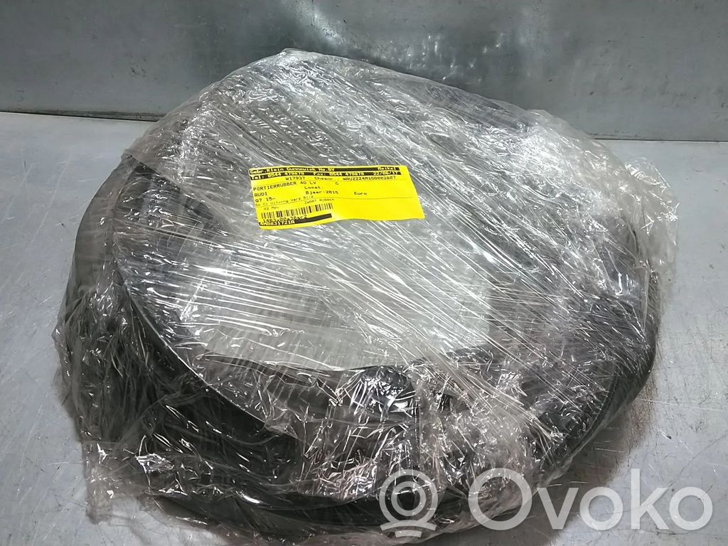 Audi Q7 4M Gumowa uszczelka drzwi przednich 