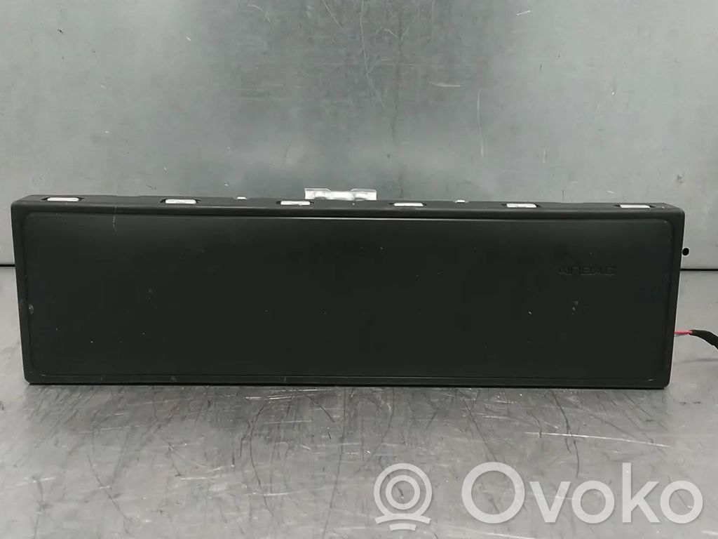 Skoda Karoq Polviturvatyyny 
