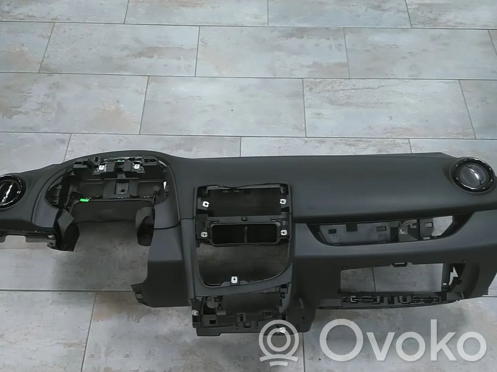 Renault Clio IV Panelis 