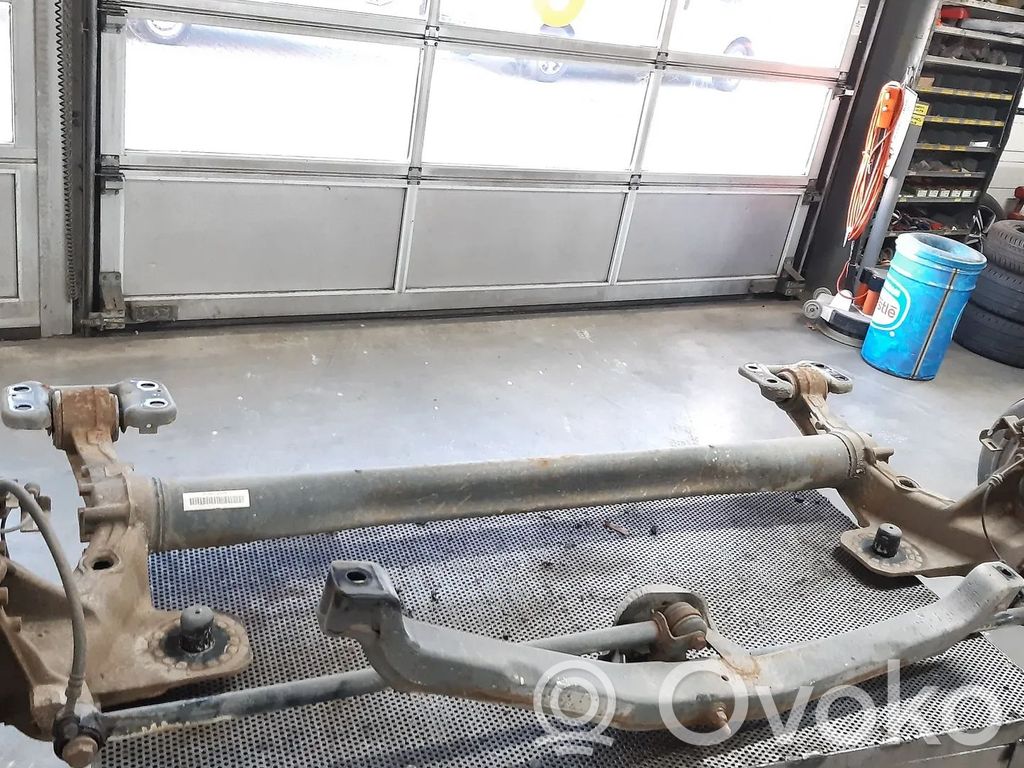 Opel Zafira C Belka osi tylnej 