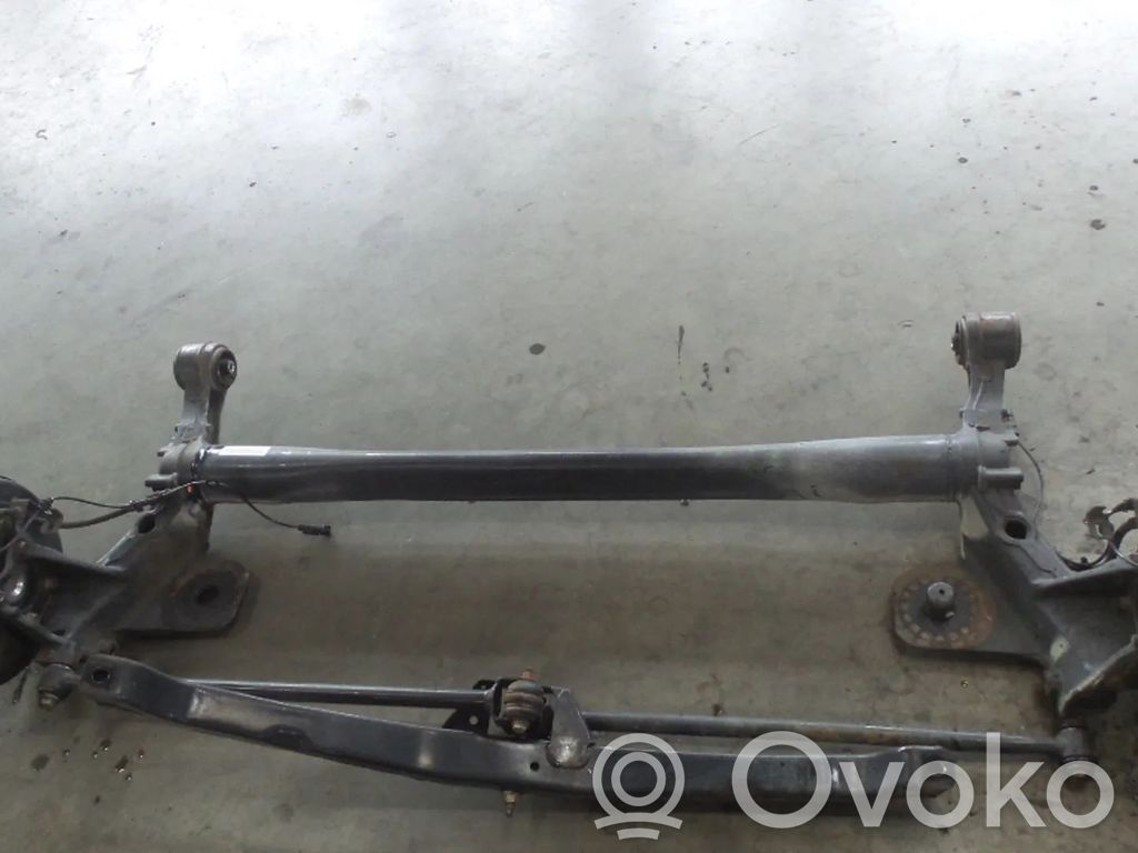 Opel Zafira C Belka osi tylnej 