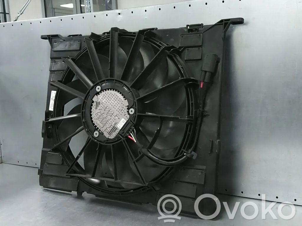 BMW 5 G30 G31 G38 Osłona wentylatora chłodnicy 