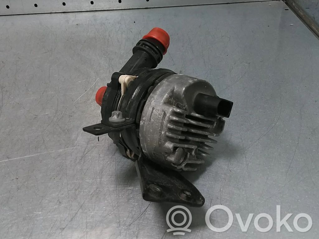 Mercedes-Benz E W213 Water pump 