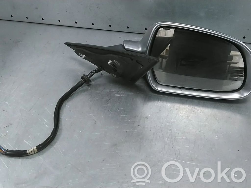 Audi A5 8T 8F Elektryczne lusterko boczne drzwi przednich 