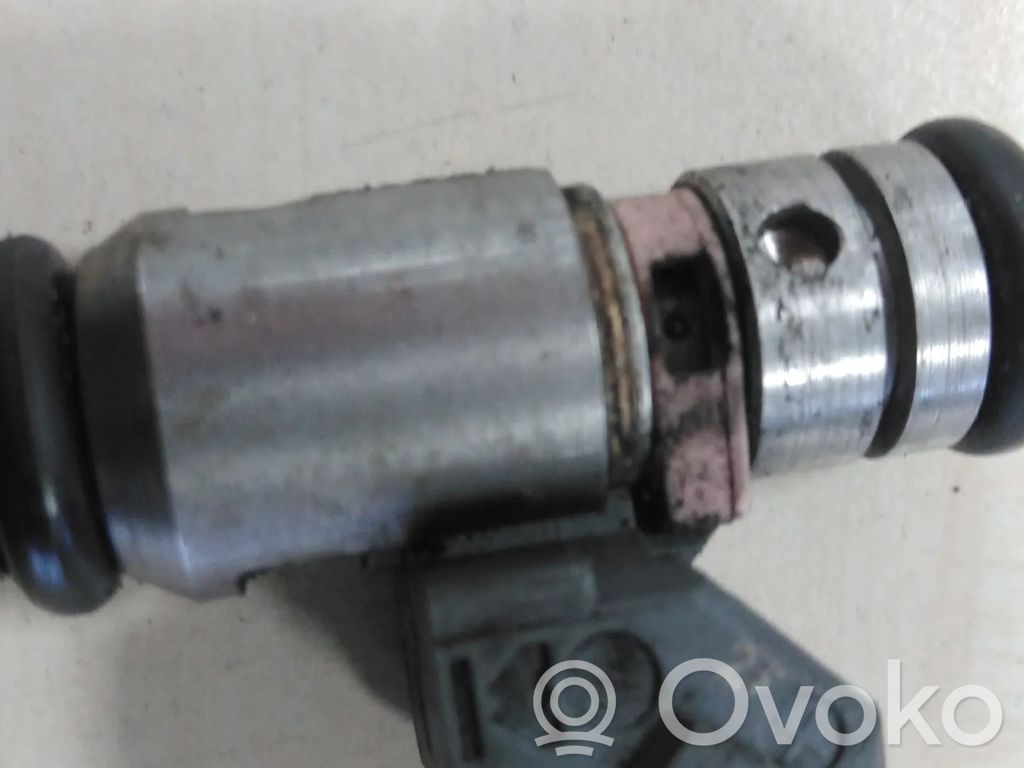 Renault Clio II Inyector de combustible 