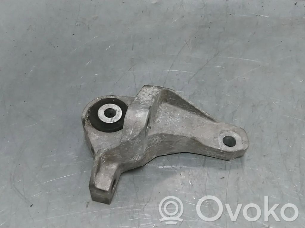 Ford Focus Подушка коробки передач 