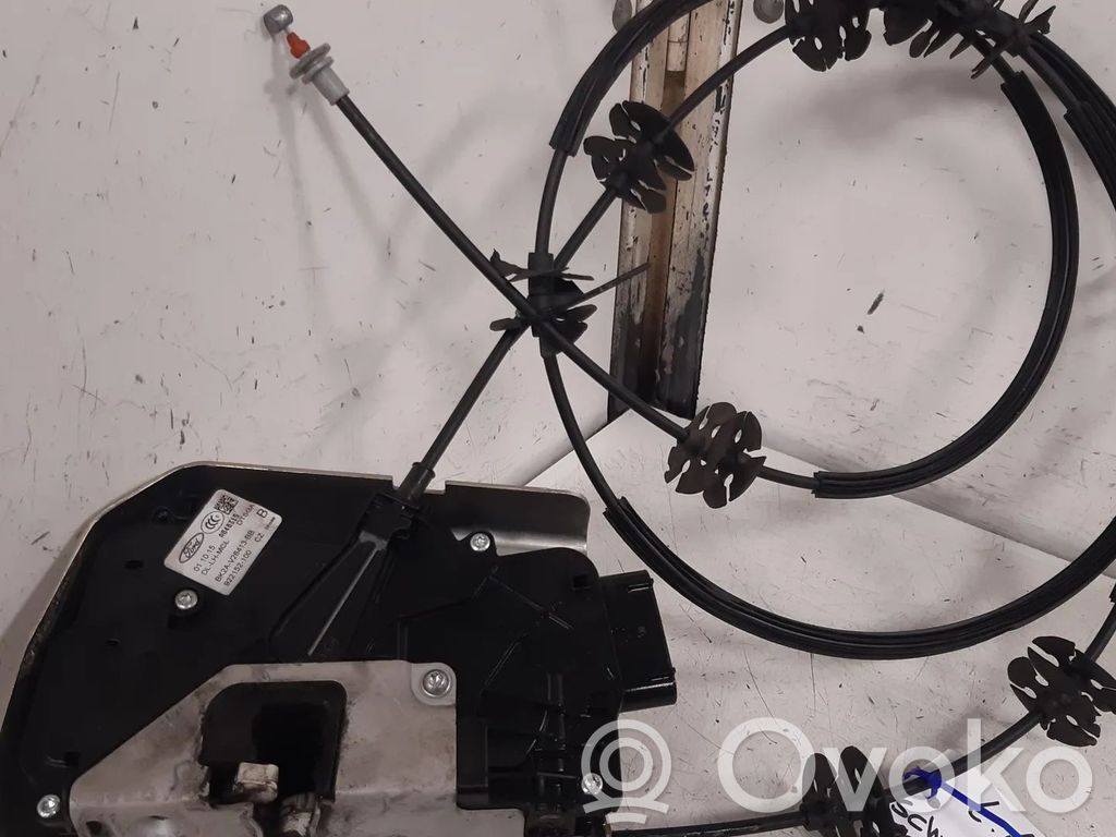 Ford Transit Custom Takaoven lukko 
