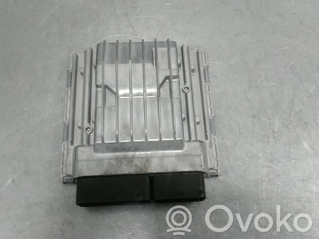 BMW 1 E81 E87 Engine control unit/module 