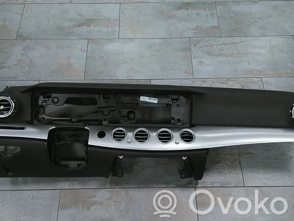 Panel de instrumentos   A2136809404,A21368094049K00
