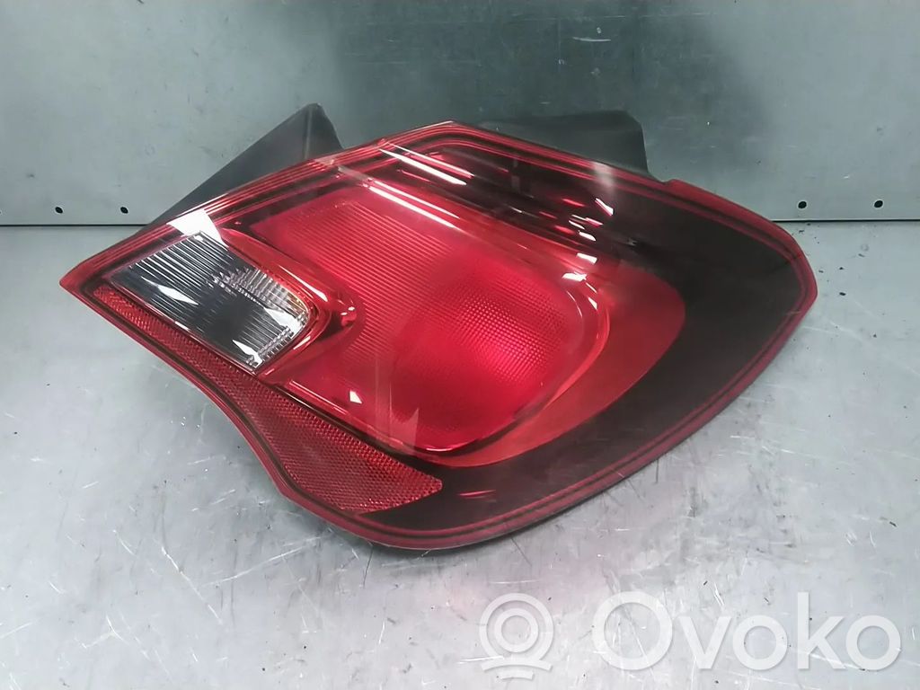 Opel Corsa E Galinis žibintas kėbule 