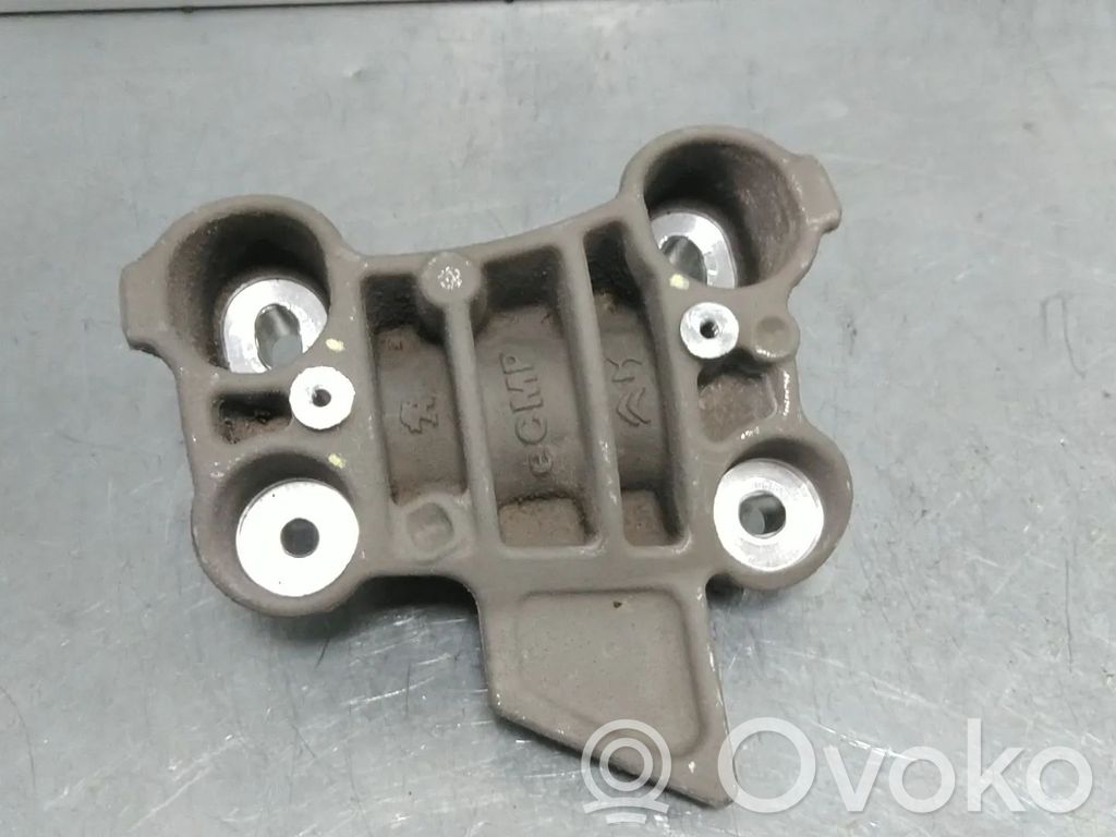 Engine mount bracket   9826364780,ZK01