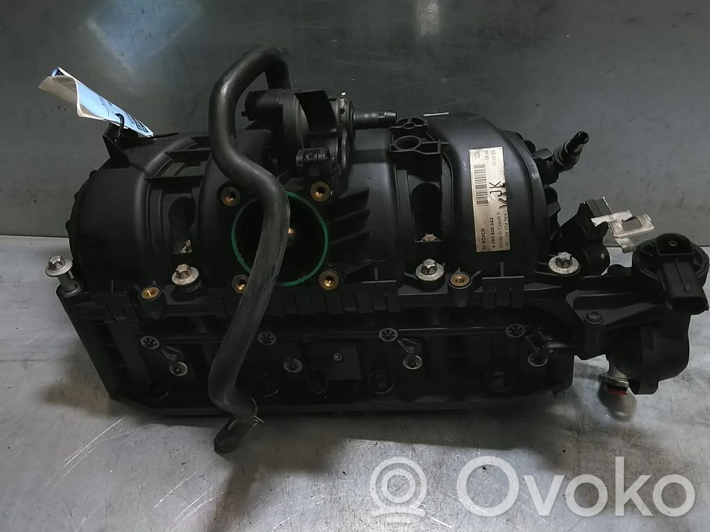 Opel Corsa C Intake manifold 