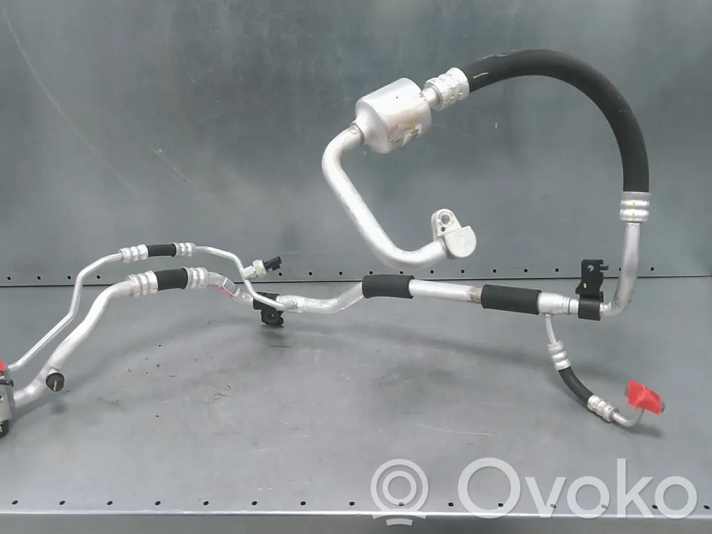 KIA Stonic Ilmastointilaitteen putki (A/C) 