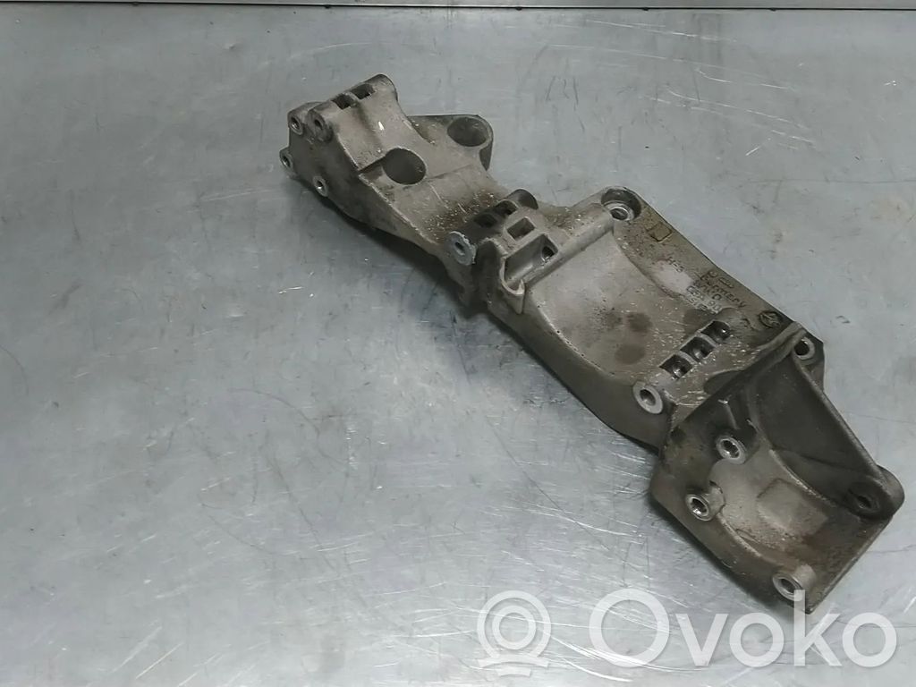 Volkswagen Golf IV Generator/alternator bracket 