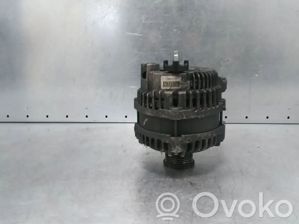 Opel Vivaro Ģenerators 