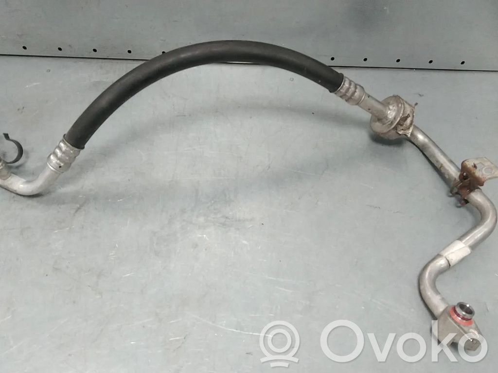 Ford Focus Ilmastointilaitteen putki (A/C) 