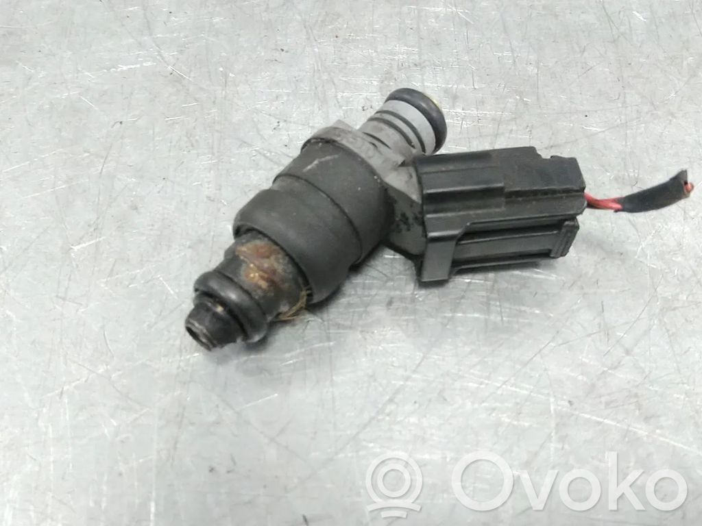 Audi A3 S3 8P Fuel injector 