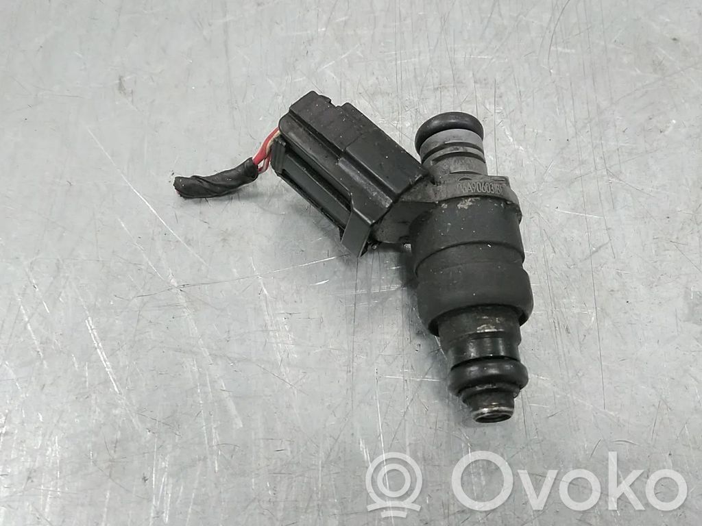 Audi A3 S3 8P Fuel injector 