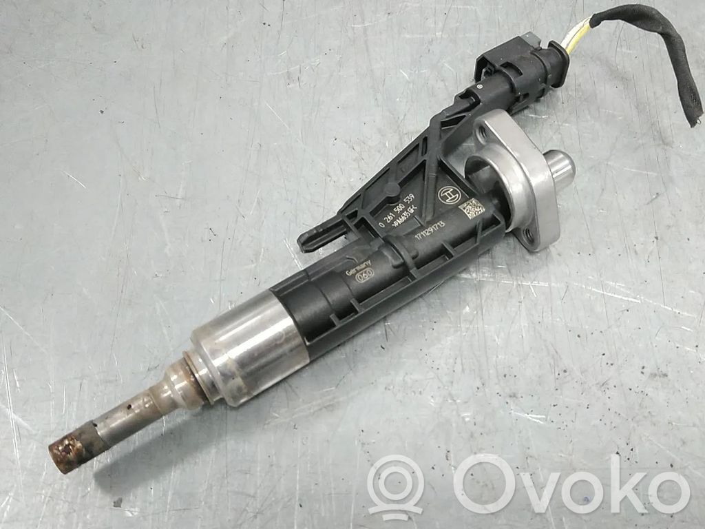 BMW 5 G30 G31 G38 Fuel injector 