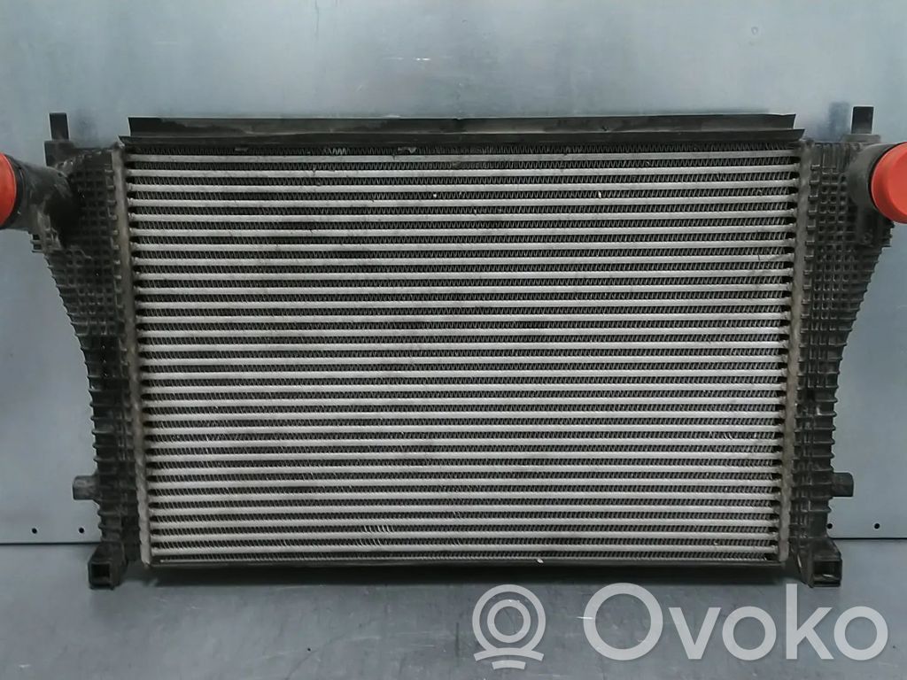 Volkswagen Golf VII Interkūlerio radiatorius 