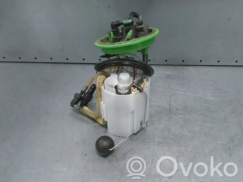 Volkswagen Golf VII Bomba interna de combustible 