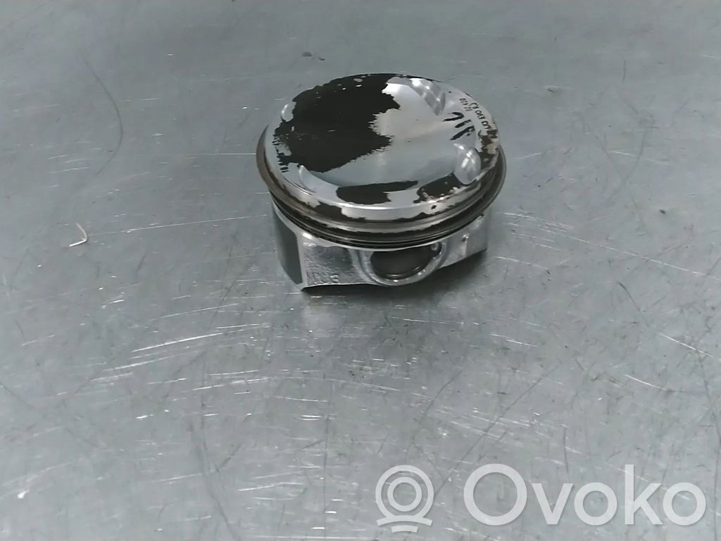 Volkswagen Golf VIII Piston 