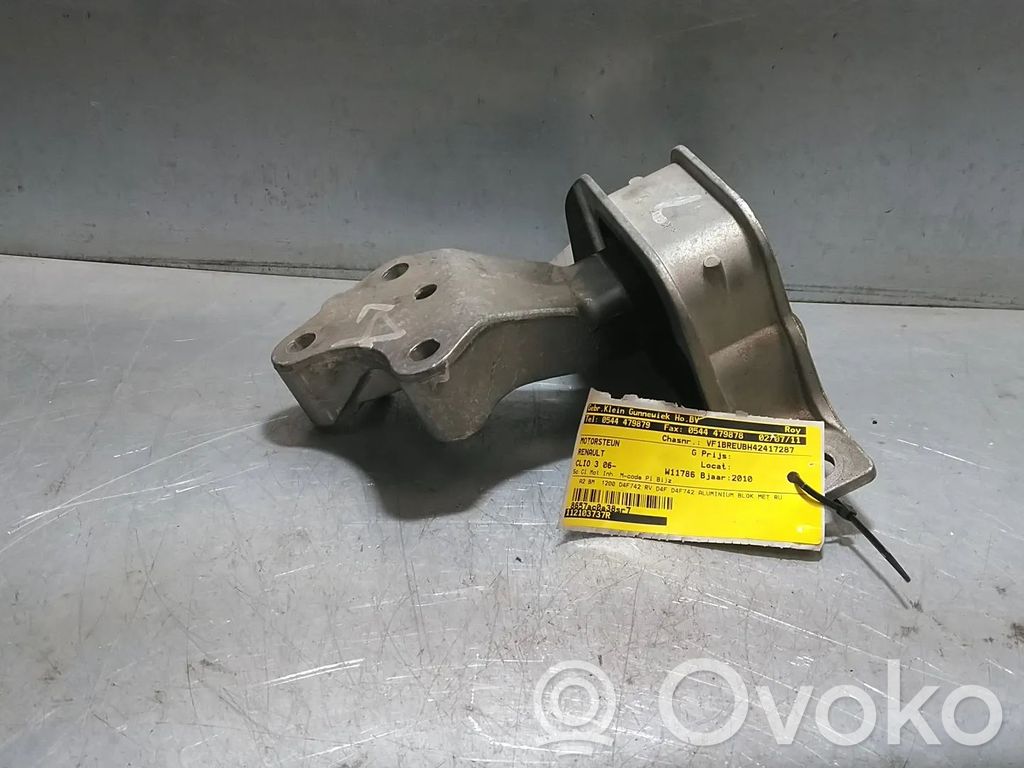 Renault Clio III Engine mount bracket 
