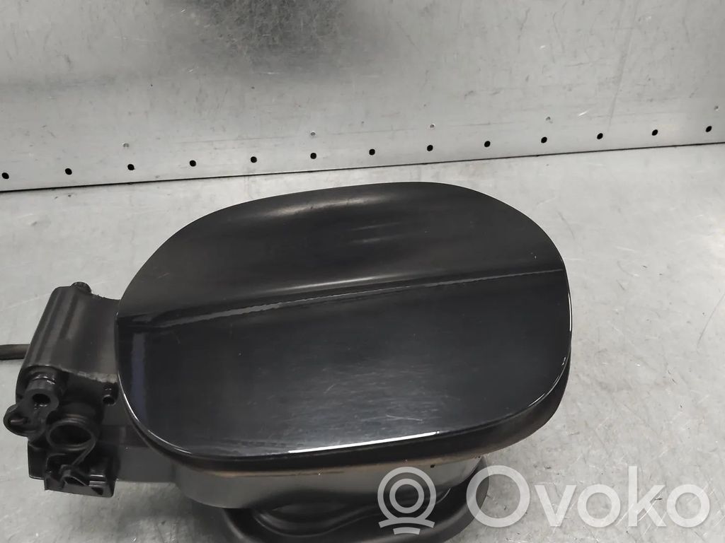 Ford Focus Apdaila aplink degalų bako dangtelį 