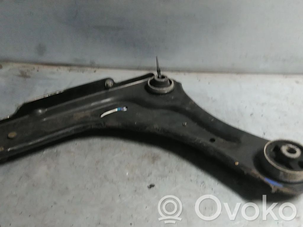 Renault Laguna III Рычаг 