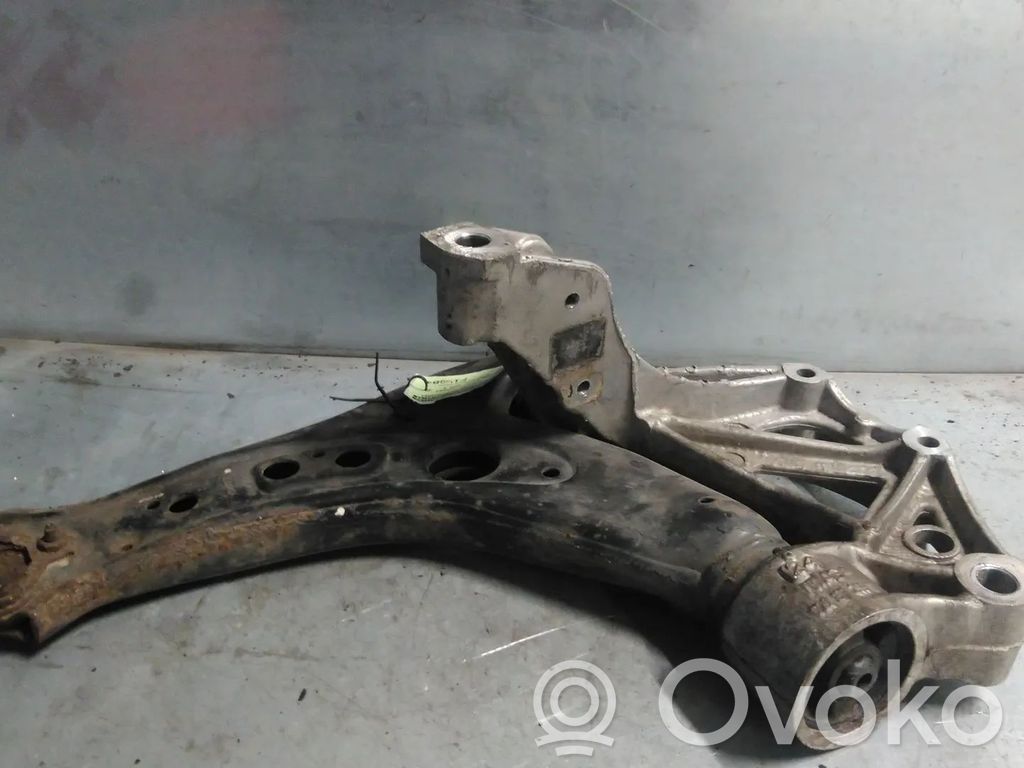 Etutukivarsi   5Z0199293A,6Q0407151L