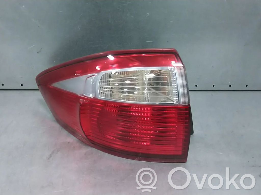 Ford C-MAX II Rear/tail lights 