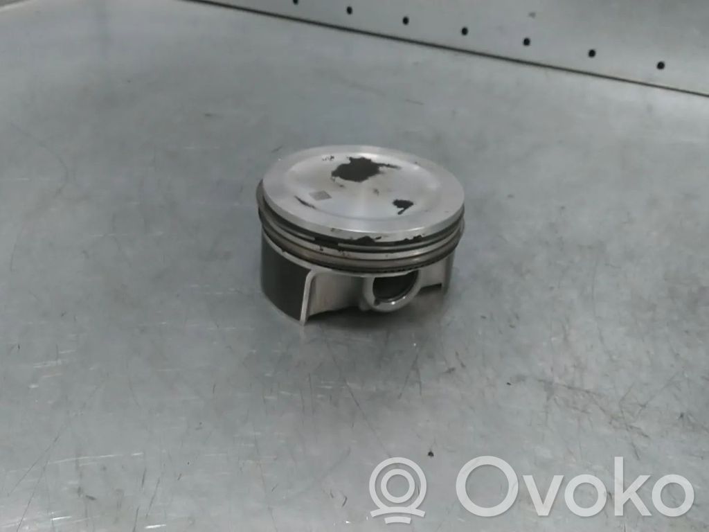 Pistón   A1390301700,139980