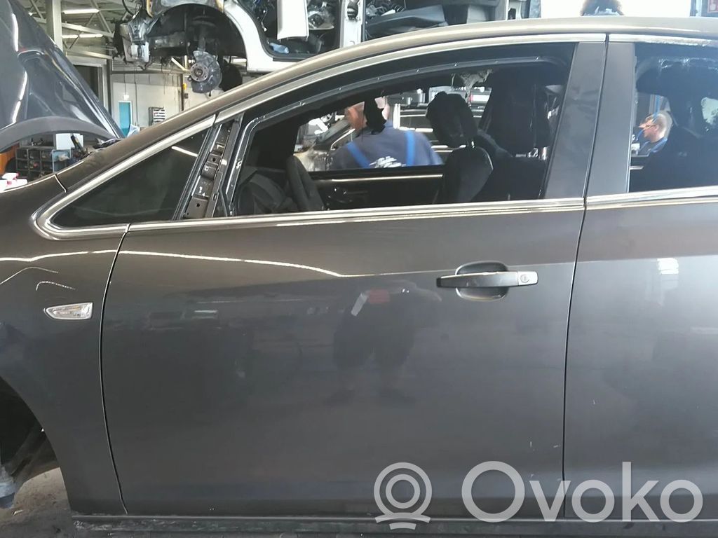 Opel Astra J Drzwi przednie 