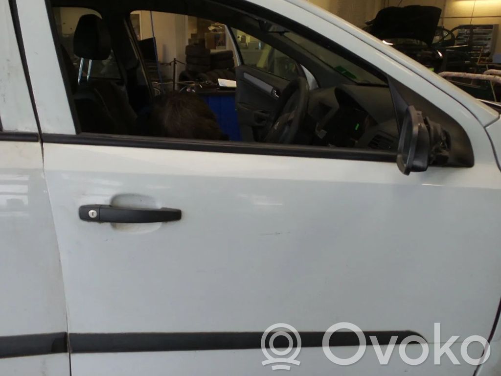 Opel Astra H Puerta delantera 