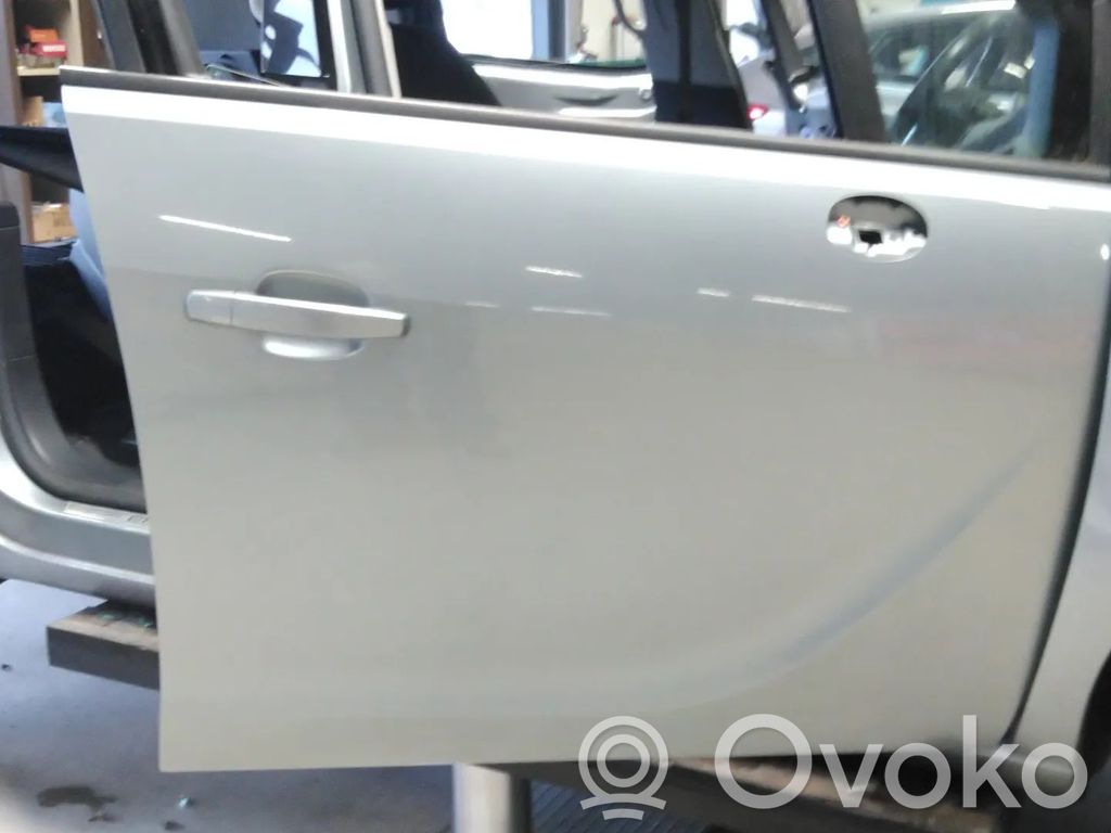 Opel Meriva B Drzwi przednie 