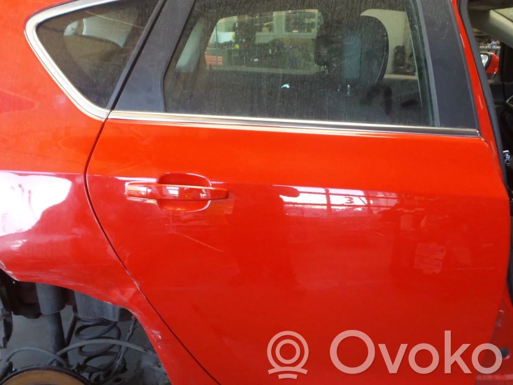Opel Astra J Puerta trasera 