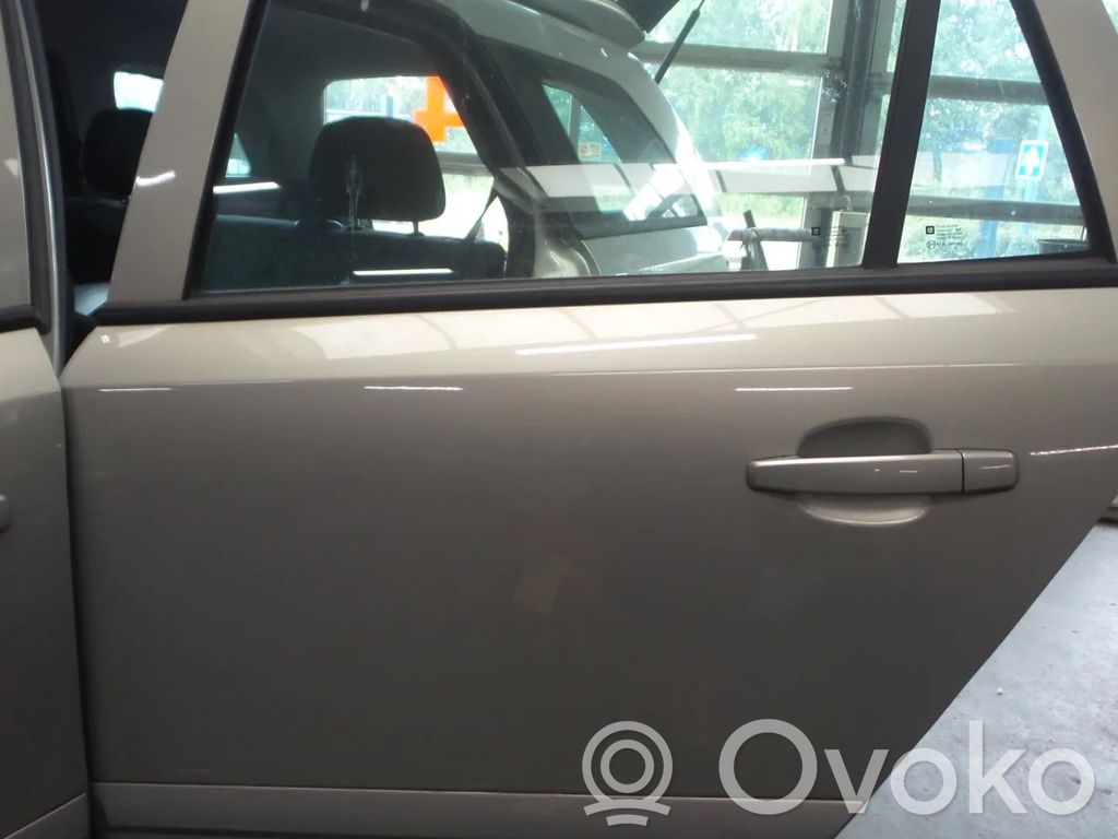 Opel Astra H Puerta trasera 