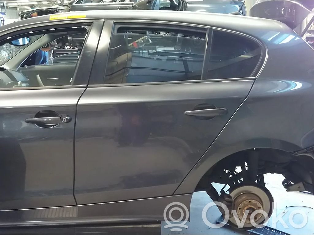 BMW 1 E81 E87 Galinės durys 