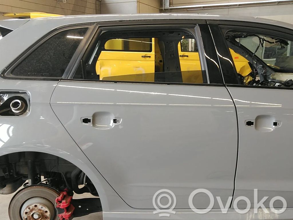 Puerta trasera   8V4833052E,8V4833052B