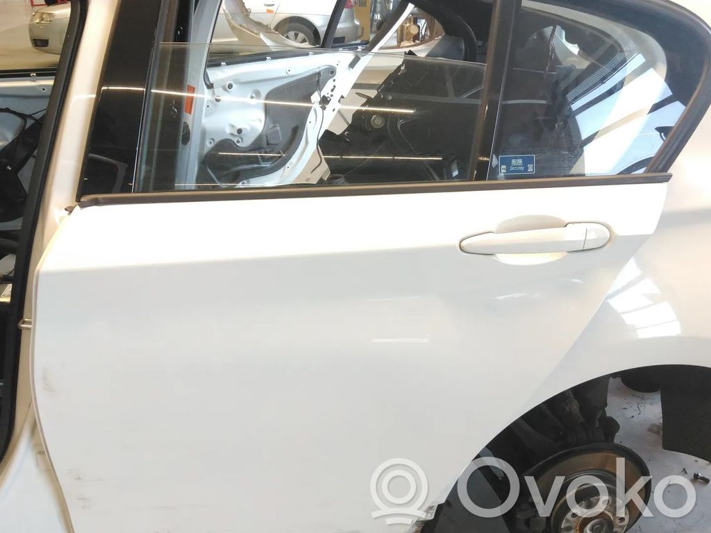 BMW 1 F20 F21 Aizmugurējās durvis 