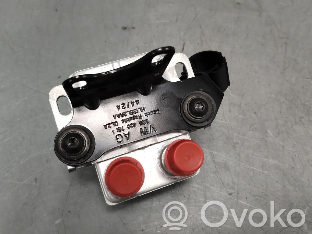 Volkswagen Golf VIII Radiatore dell’olio del motore 