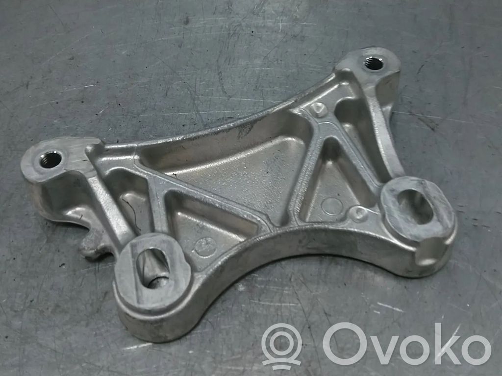 Opel Vivaro Engine mount bracket 