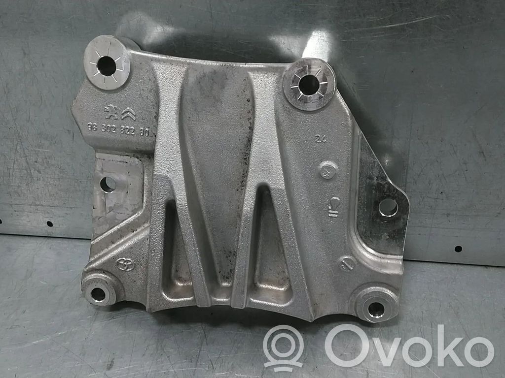 Opel Vivaro Variklio pagalvė 