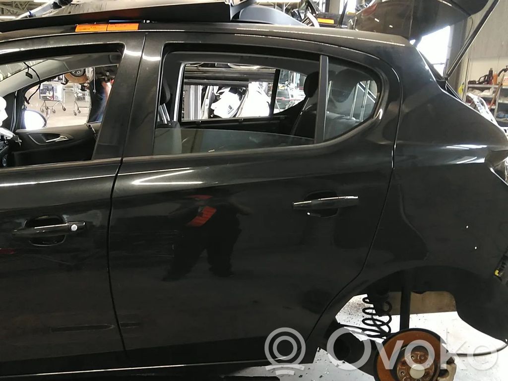Opel Corsa E Aizmugurējās durvis 