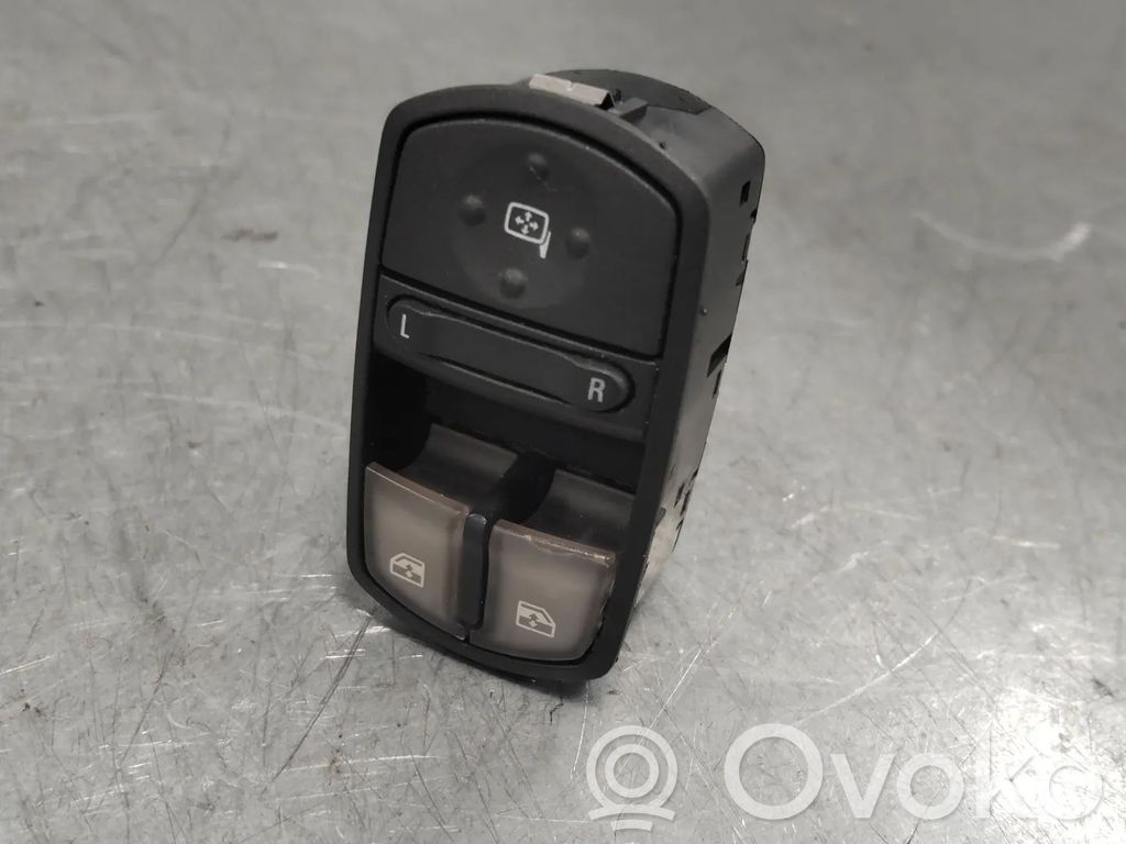 Opel Corsa D Inne części wnętrza samochodu 