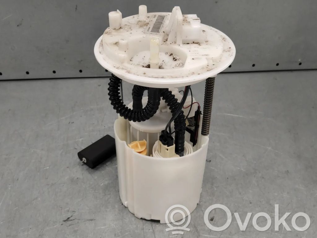 Opel Corsa D Pompe à carburant 