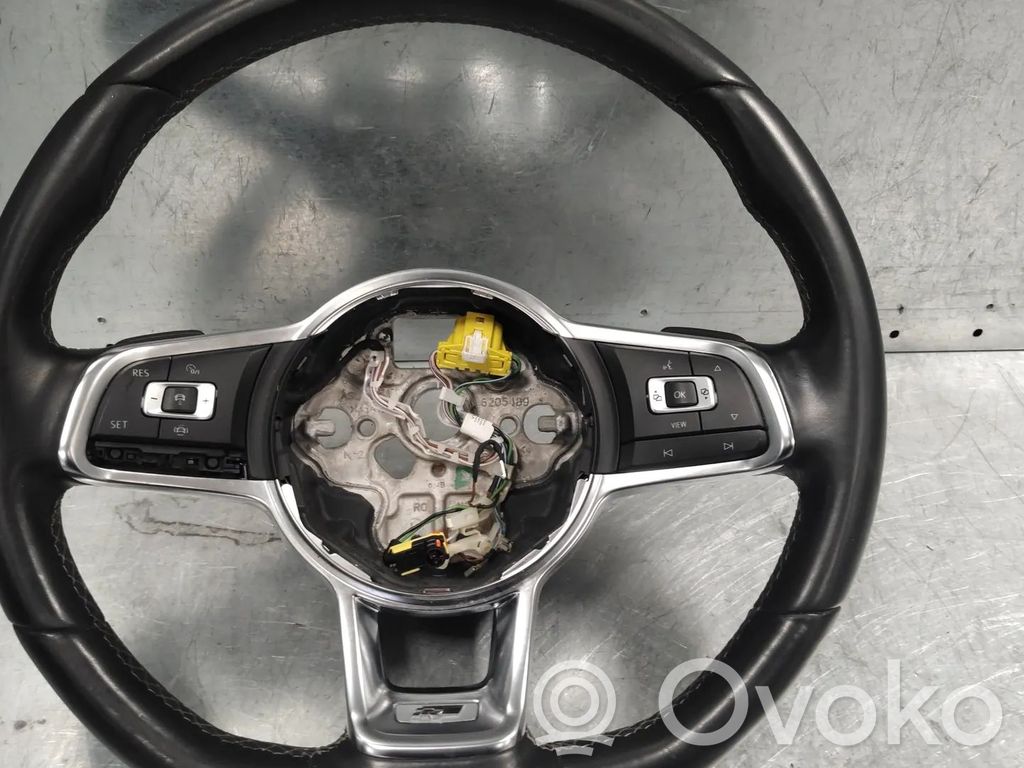 Volkswagen Golf VII Lenkrad 