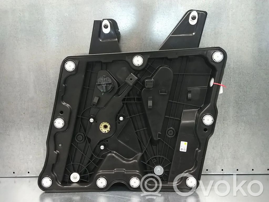 Cupra Born Mecanismo para subir la puerta delantera sin motor 