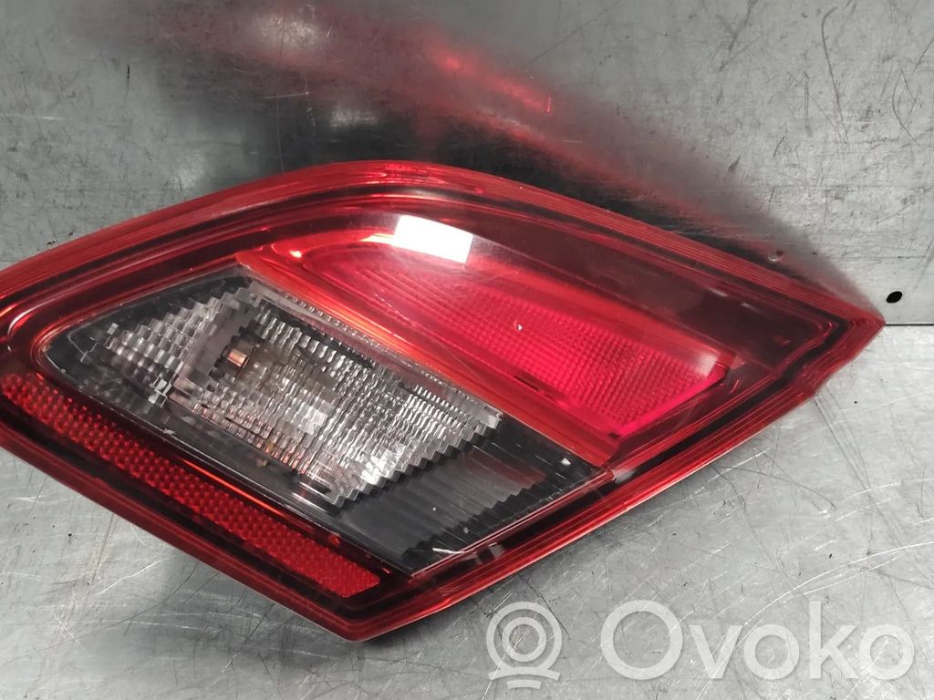 Opel Corsa E Aizmugurējais lukturis virsbūvē 