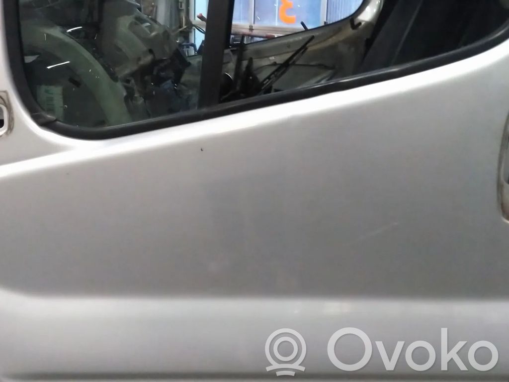 Opel Vivaro Дверь 